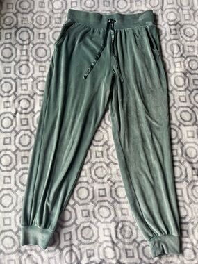 VICTORIA’S SECRET Velour Joggers size M
